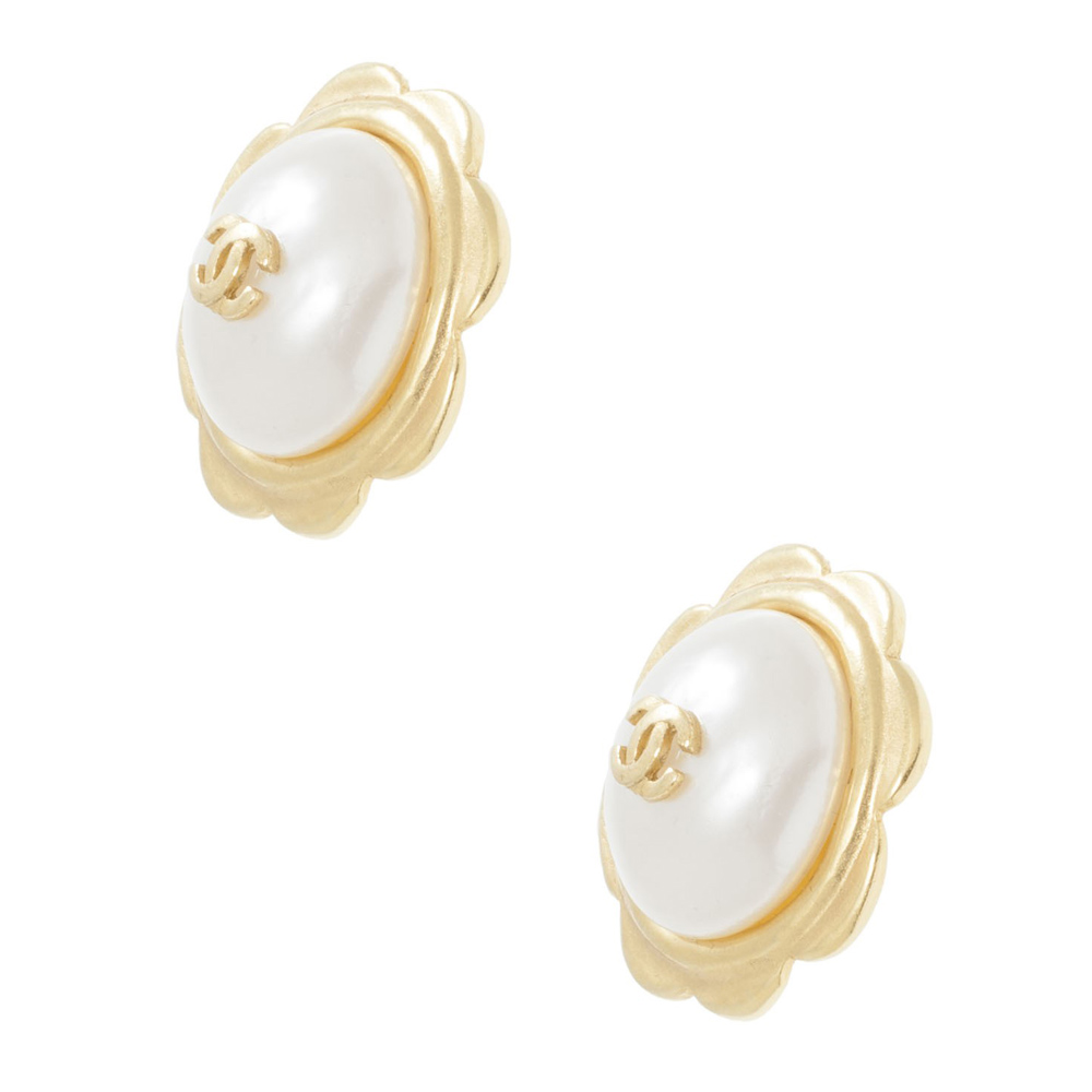 chanel pearl earrings vintage clip