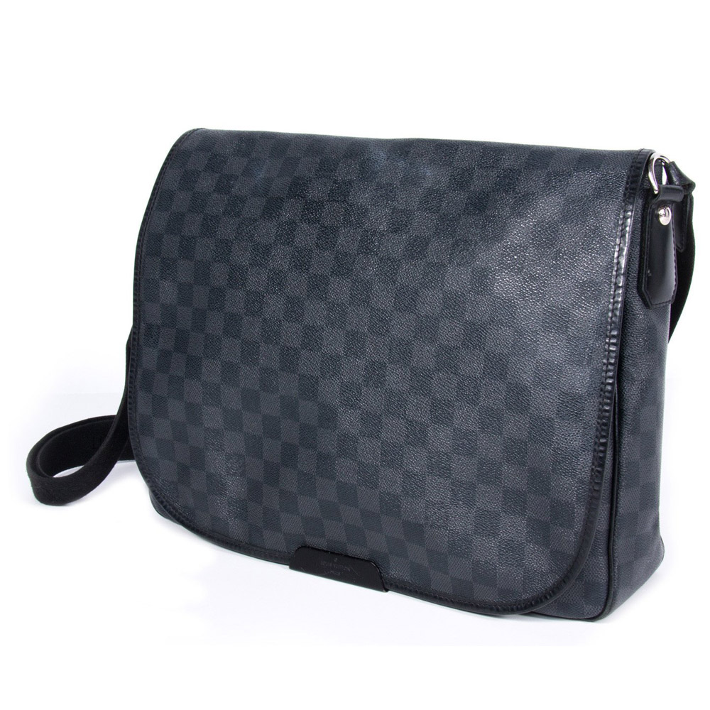 Louis Vuitton Daniel Messenger Bag Damier Graphite MM Black - clothing &  accessories - by owner - apparel sale 