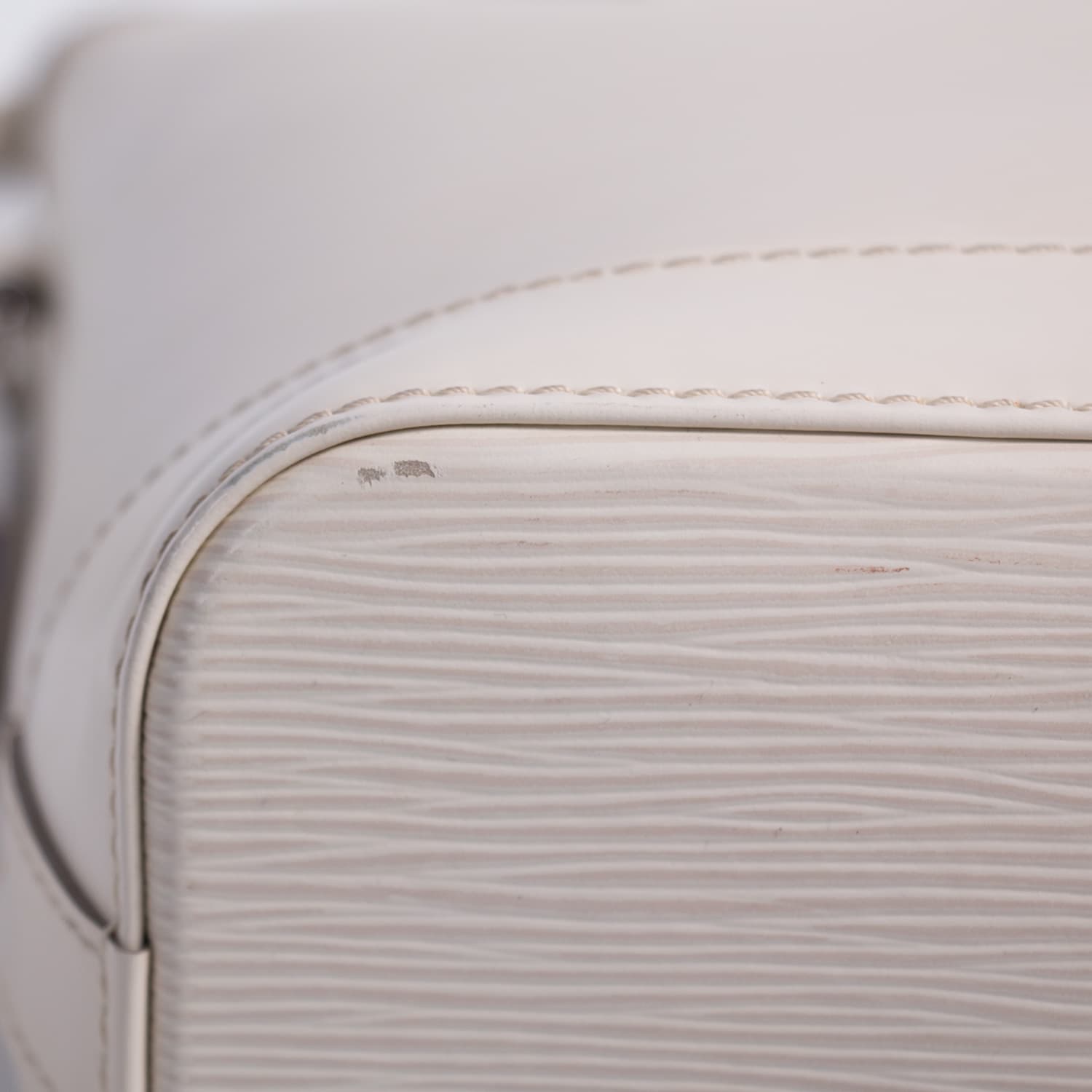 Louis Vuitton Ivory White Epi Leather Lockit Vertical Bag