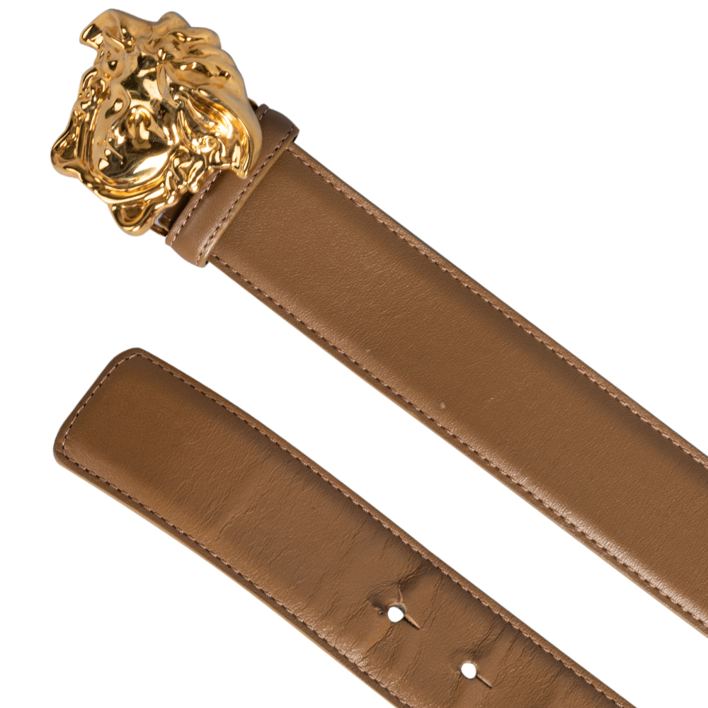 Medusa Buckle Leather Belt in Black - Versace